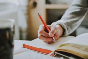 چرا نوشتن با دست برای مغز خوب است؟